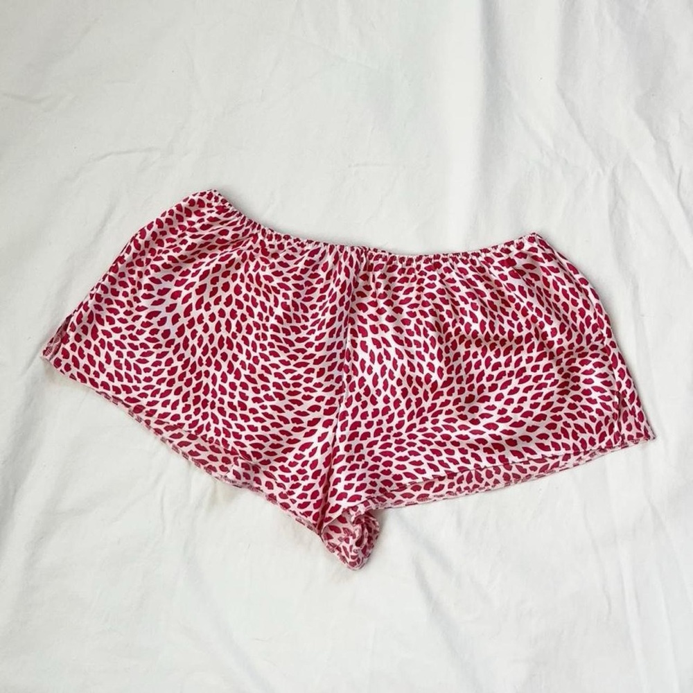 Vintage Victoria's Secret Red and White Lip Print Shorts